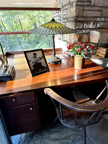 fallingwater desk tiffany lamp